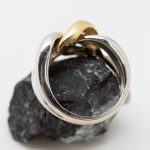 Anillo Ocho oro amarillo y blanco - Imagen 2