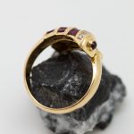 Anillo Ivorra oro amarillo rubíes y brillantes - Imagen 2