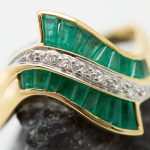 Anillo Marcia oro amarillo esmeraldas y brillantes - Imagen 4
