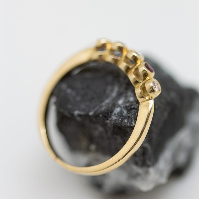 Anillo Carla oro amarillo brillantes y rubíes