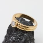 Solitario Sofía oro amarillo y brillante