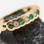 Anillo Goya oro amarillo esmeraldas y brillantes - Imagen 3