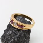 Anillo Fede oro amarillo brillantes y rubíes