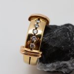 Anillo Fátima oro amarillo y brillantes - Imagen 2