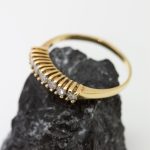 Anillo Coco oro amarillo y brillantes