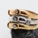 Anillo Tres oros y brillantes - Imagen 4