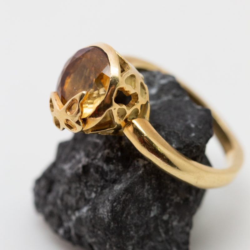 Anillo Carrera y Carrera oro amarillo topacio