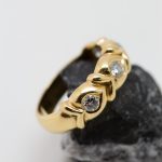 Anillo Claudine oro amarillo y brillantes - Imagen 3