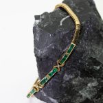 Pulsera Casilda oro amarillo y esmeraldas - Imagen 2
