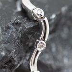 Pulsera Isabel oro blanco y brillantes - Imagen 3
