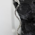 Pulsera Mara rígida oro blanco y brillantes - Imagen 3