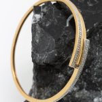 Pulsera Carla rígida oro amarillo y brillantes - Imagen 2