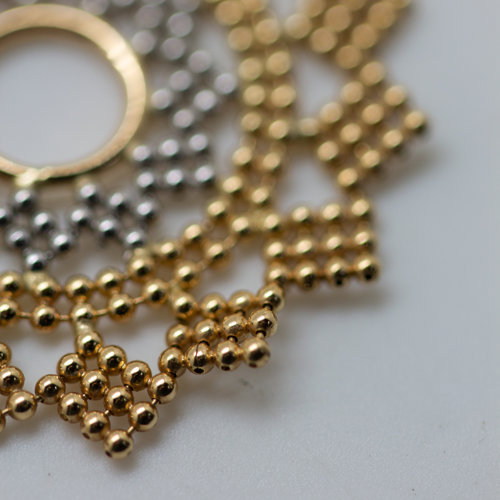 IMG_8839 Colgante Mandala oro amarillo y blanco - Imagen 1