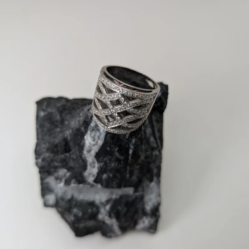 Anillo Imperio de oro blanco con brillantes