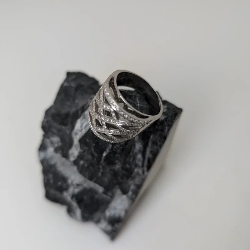 Anillo Imperio de oro blanco con brillantes
