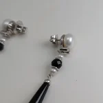 Pendientes Destino de oro blanco con perla, ónix y brillantes - Imagen 3