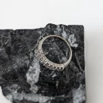 Anillo de oro blanco Emma con brillantes