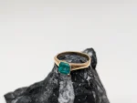 Anillo Venecia de oro amarillo con esmeralda