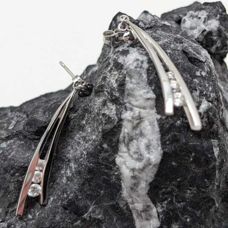 Pendientes Regina de oro blanco con brillantes