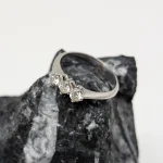 Anillo Aitana de oro blanco con brillantes