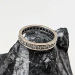 Anillo Pau de oro blanco con brillantes
